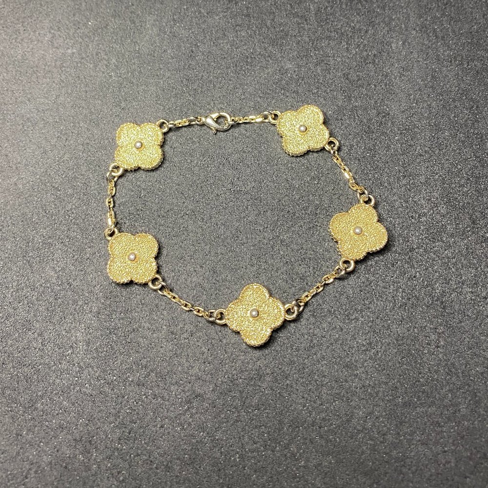 Gold Tone Clover flower Alhambra style bracelet